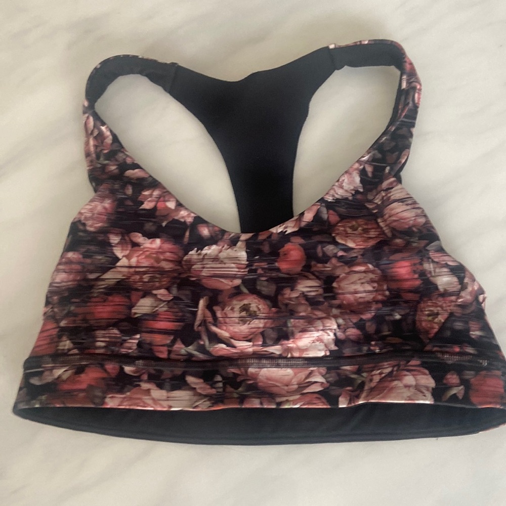 Lululemon sports bra